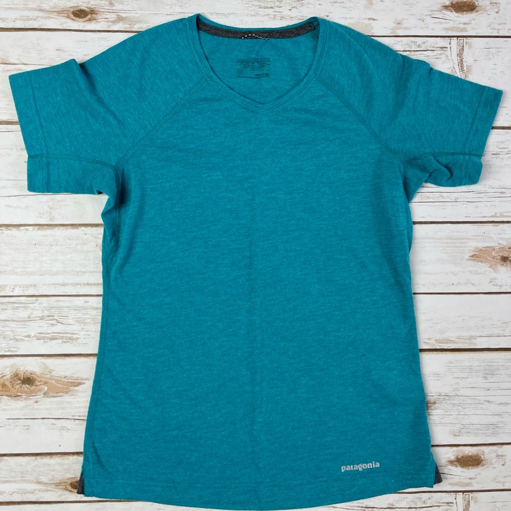 Patagonia Women’s Green V Neck Short Sleeve Top Size XS Extra Small
